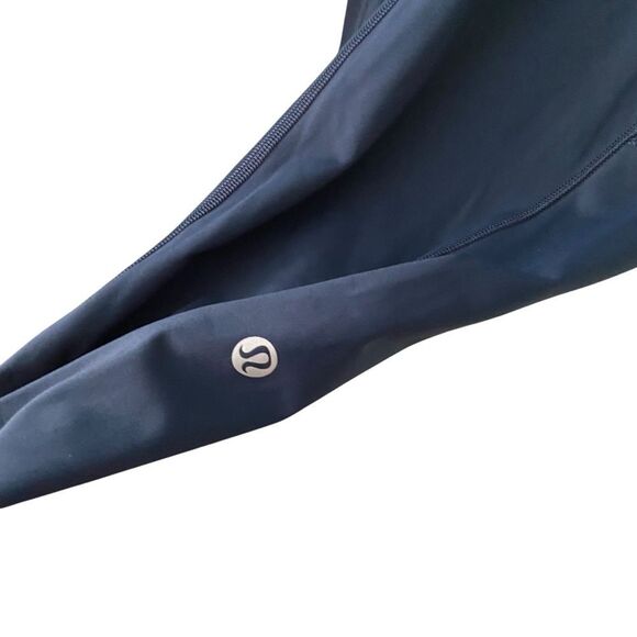 Lululemon High-Rise Crop Leggings in Size 8 in Navy Blue - Picture 8 of 10